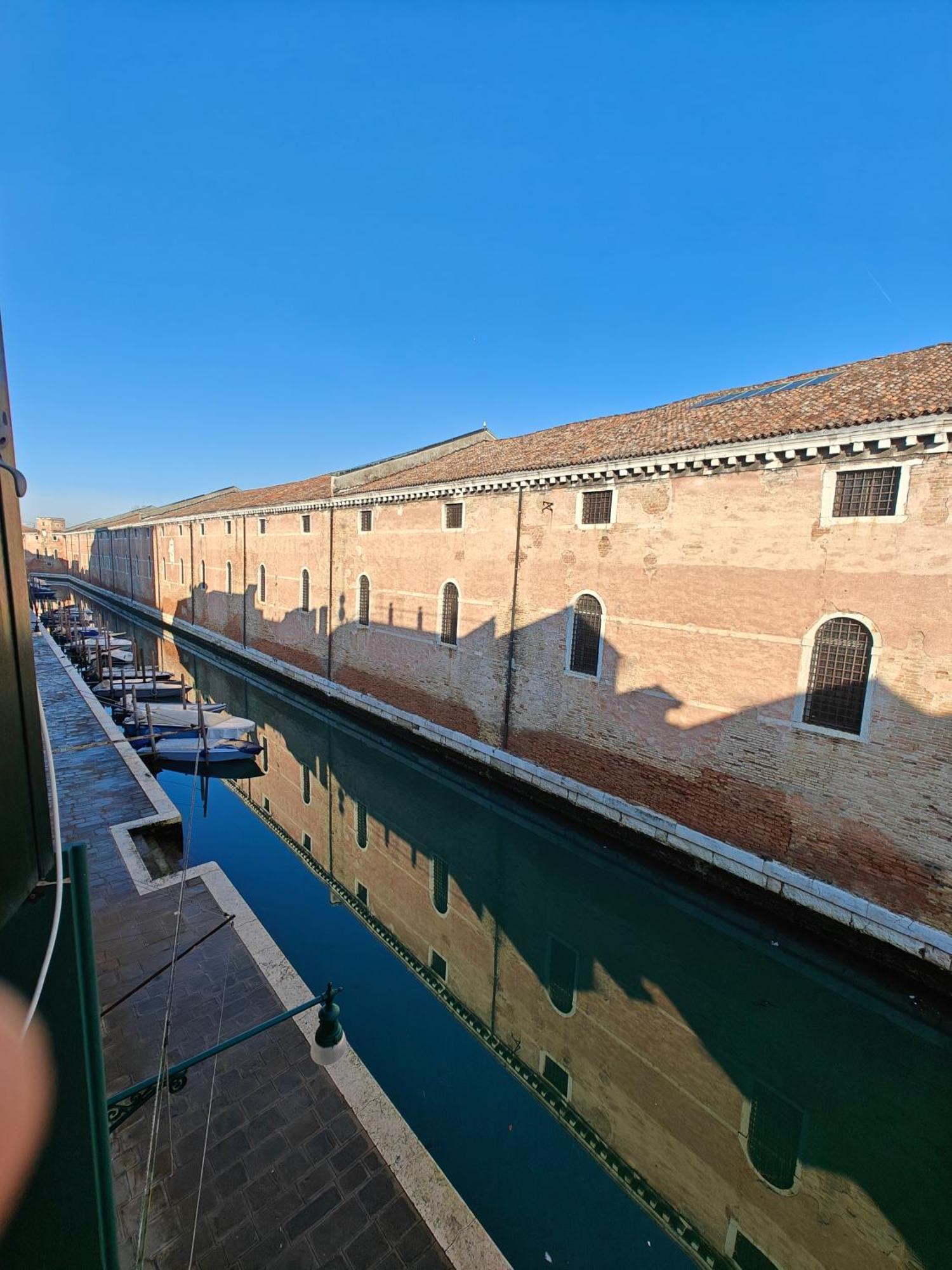 Castello Canal View Venedig Exteriör bild